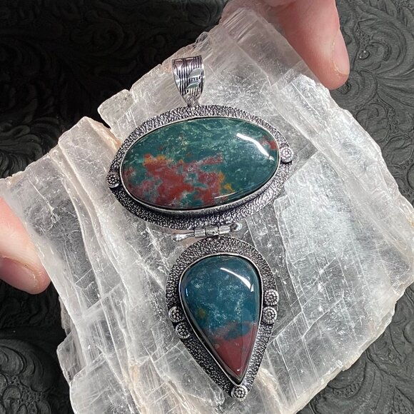 Double Heliotrope Bloodstone Pendant Stone Crystal Jewelry - Picture 5 of 7